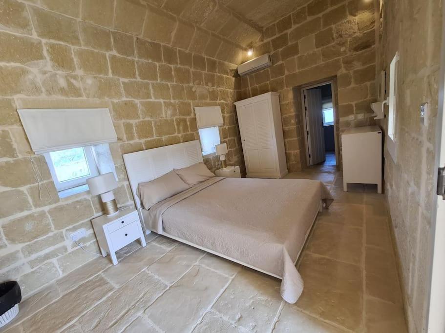 Farmhouse Villa With Large Pool And Garden In Gozo Арб Экстерьер фото