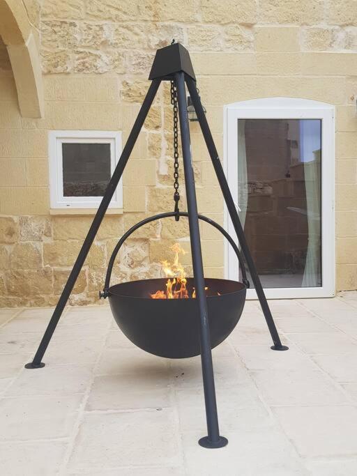 Farmhouse Villa With Large Pool And Garden In Gozo Арб Экстерьер фото