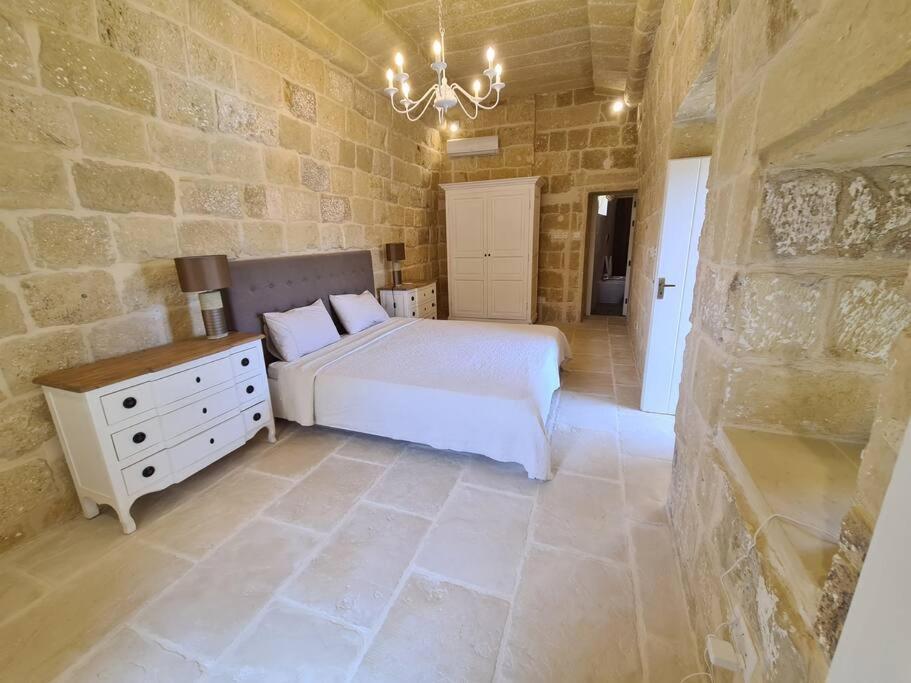 Farmhouse Villa With Large Pool And Garden In Gozo Арб Экстерьер фото