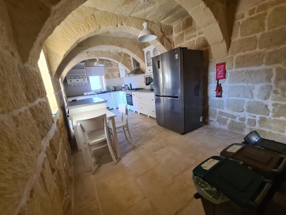 Farmhouse Villa With Large Pool And Garden In Gozo Арб Экстерьер фото