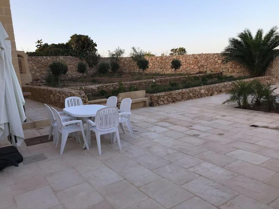 Farmhouse Villa With Large Pool And Garden In Gozo Арб Экстерьер фото