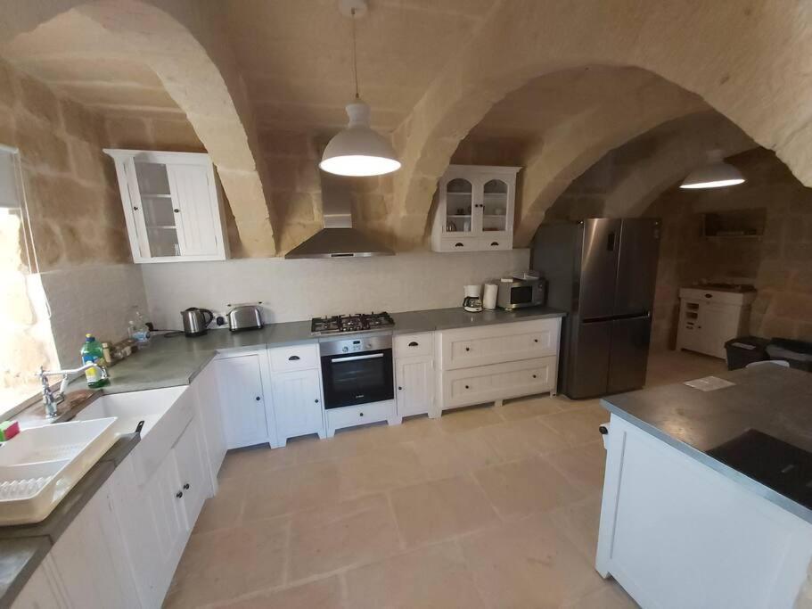 Farmhouse Villa With Large Pool And Garden In Gozo Арб Экстерьер фото